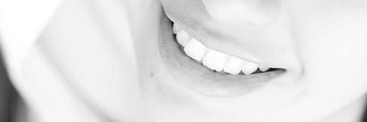 Remplacer toutes les dents absentes ou abîmées - Dentiste Vannes